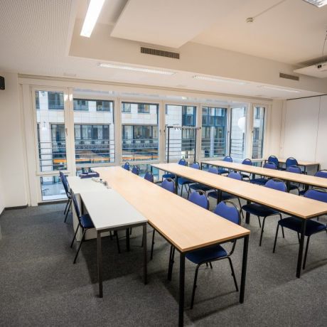 Bright TUDIAS seminar room with window front